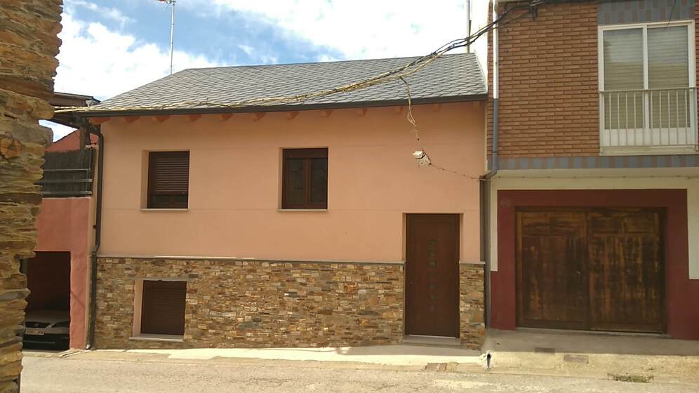 Vivienda unifamiliar entre medianeras, Valle de Finolledo (León)
