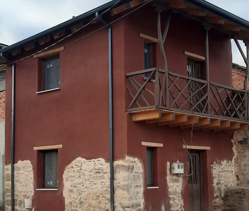 Rehabilitación integral de vivienda unifamiliar en Losada, León