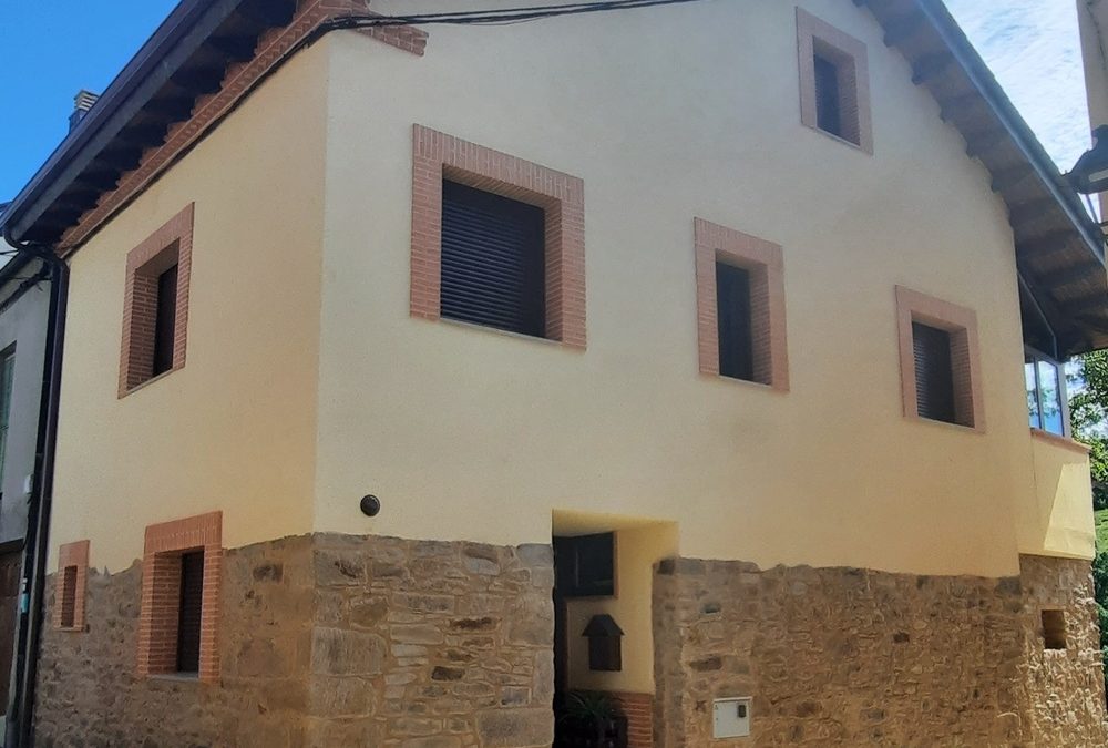 Reforma y ampliación de vivienda en Quintana de Fuseros (León)