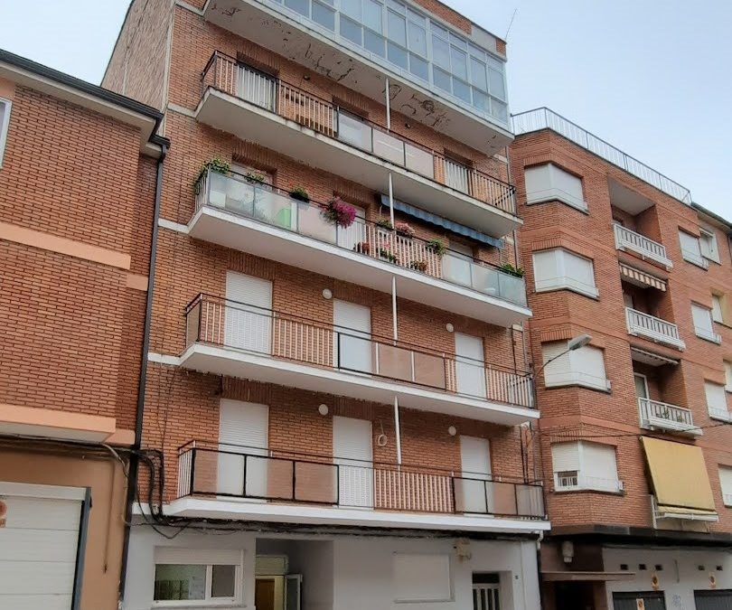 Acondicionamiento de plantas bajas para centro social Ponferrada, León