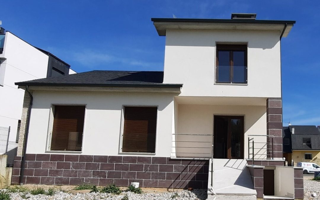 Vivienda unifamiliar adosada, Camponaraya (León)