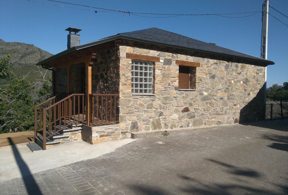 Rehabilitación integral de edificio, Penoselo (León)