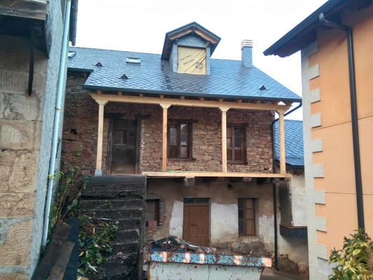 Sustitución de cubierta en vivienda unifamiliar, Quintana de Fuseros (León)
