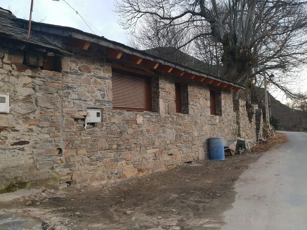 Rehabilitación integral en vivienda unifamiliar, Burbia (León)