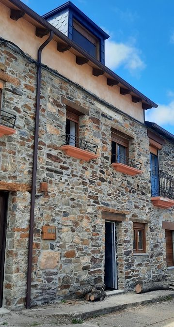 Reforma interior en vivienda unifamiliar en Berlanga del Bierzo, León